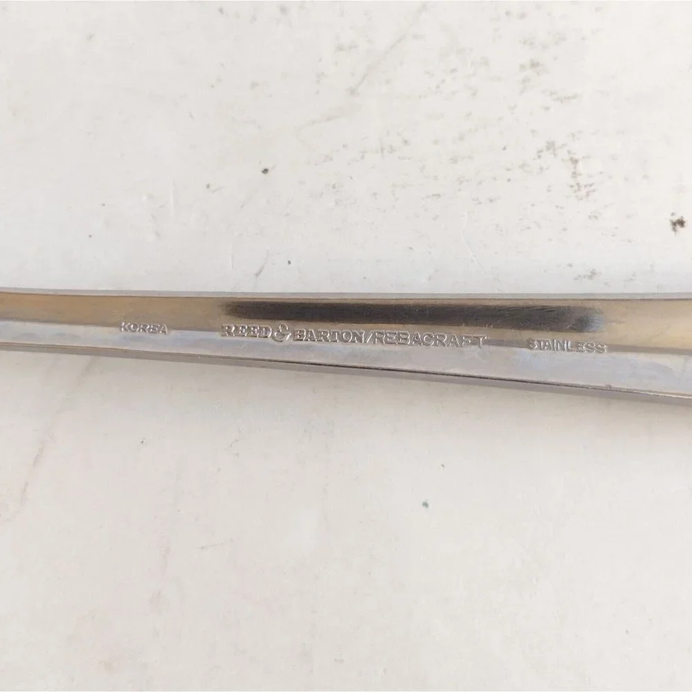 Reed & Barton Stainless Steel Rebacraft Korea Crest Pattern Soup Spoon